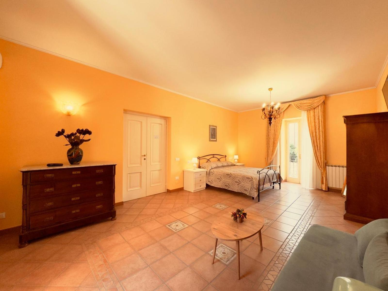 Casa Pepe - Fondi Vertice Rooms Экстерьер фото