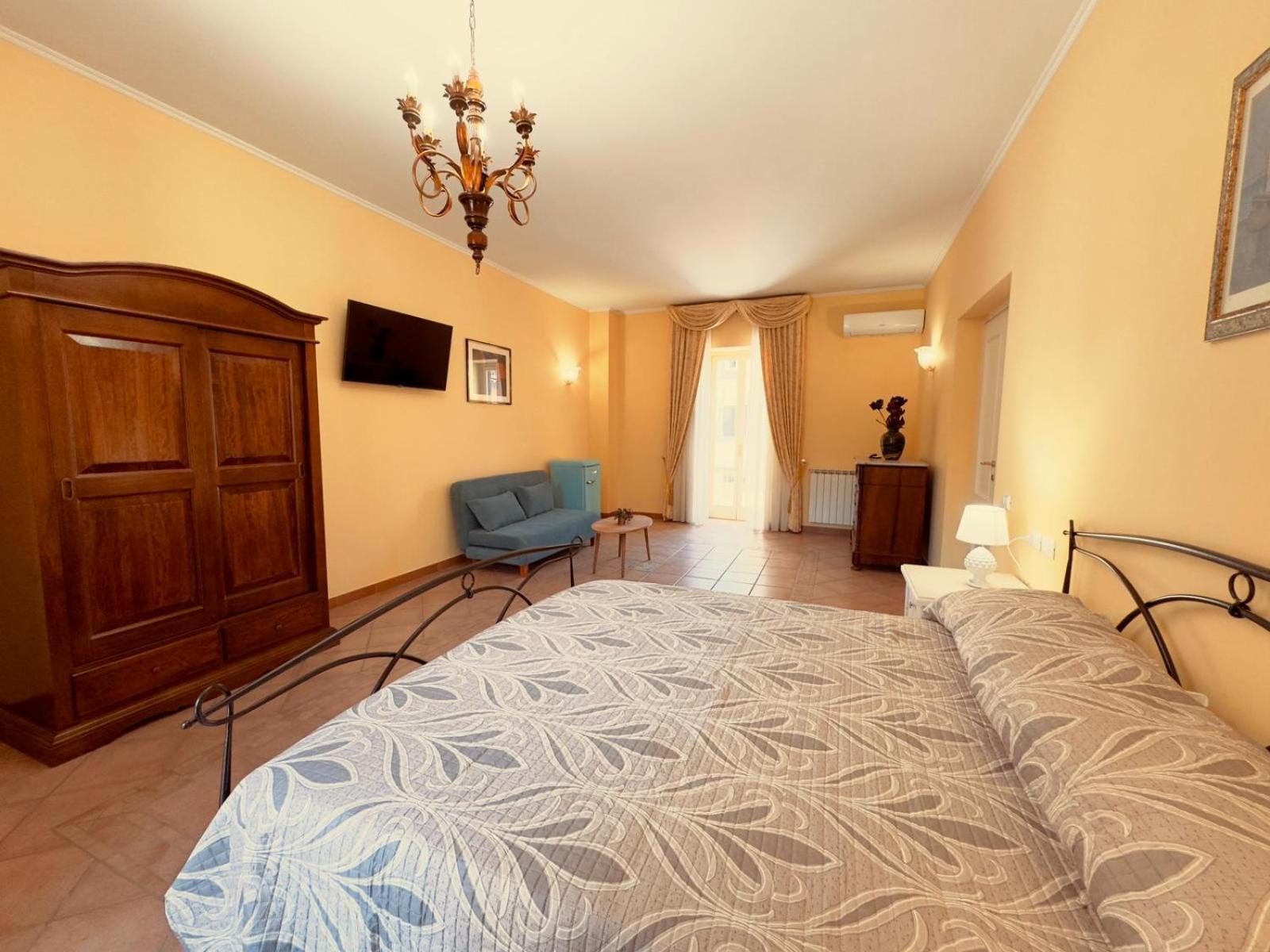 Casa Pepe - Fondi Vertice Rooms Экстерьер фото