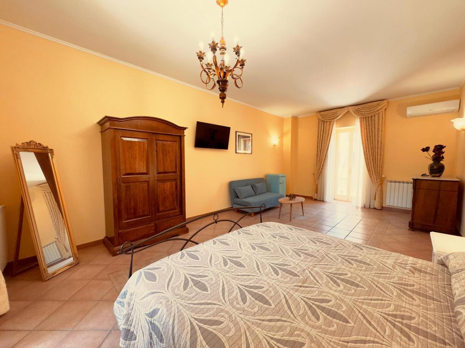 Casa Pepe - Fondi Vertice Rooms Экстерьер фото