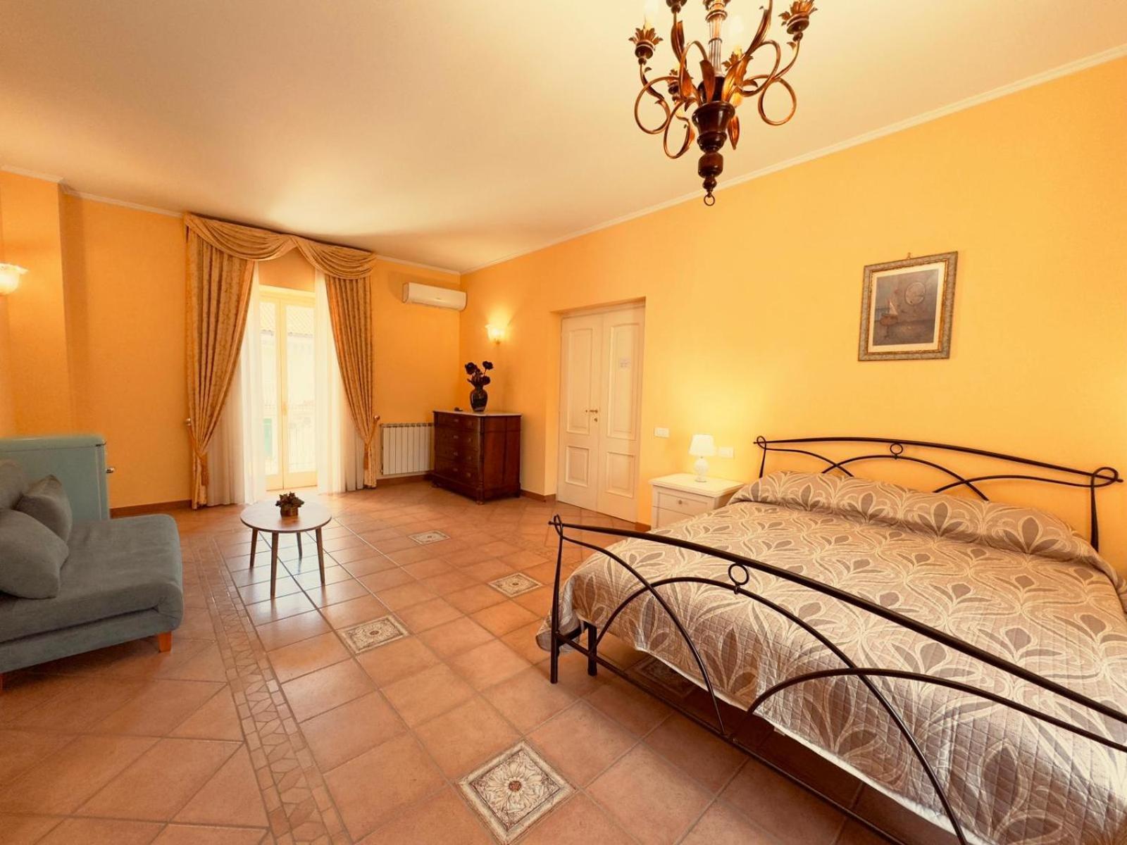 Casa Pepe - Fondi Vertice Rooms Экстерьер фото