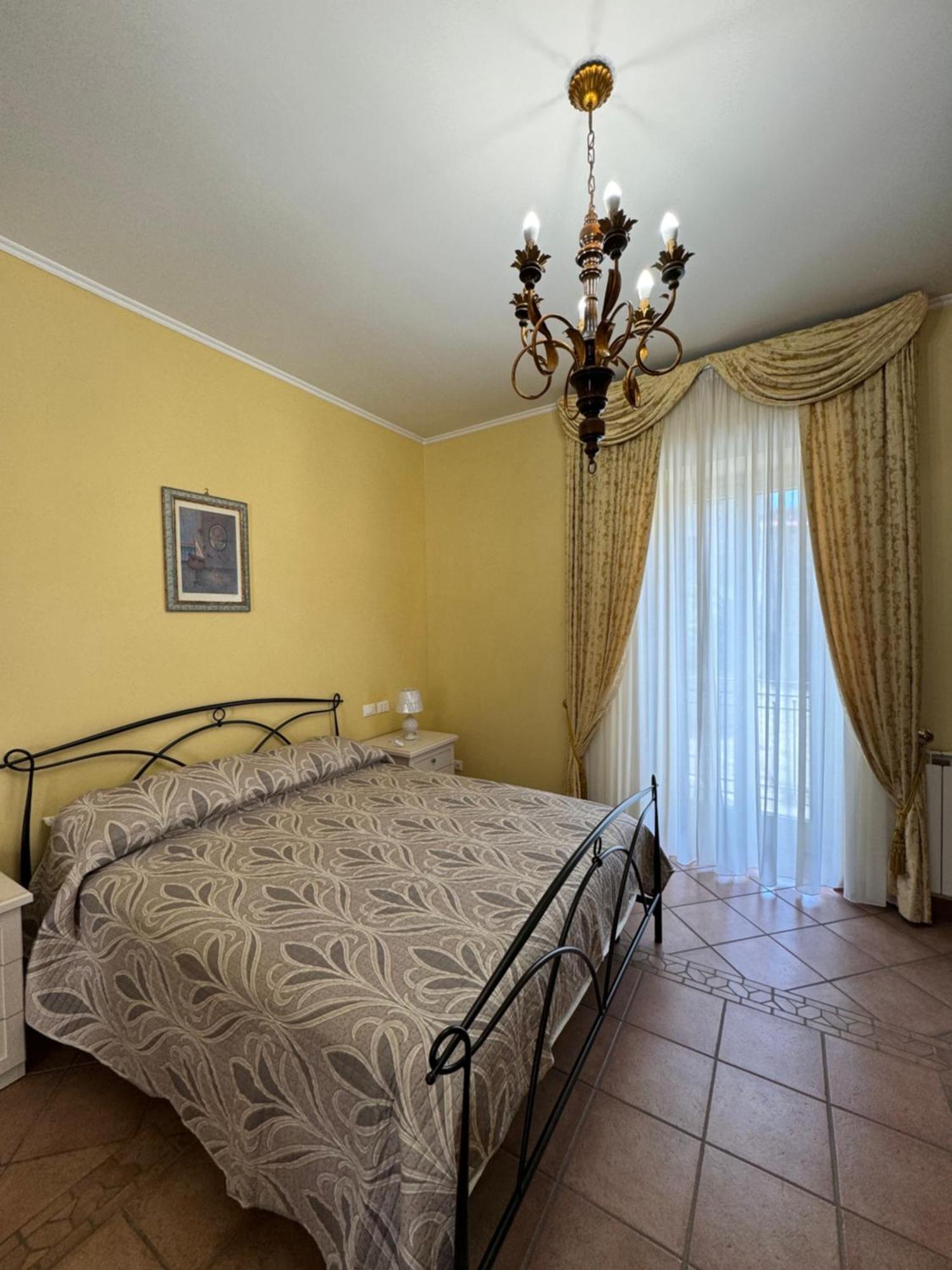 Casa Pepe - Fondi Vertice Rooms Экстерьер фото