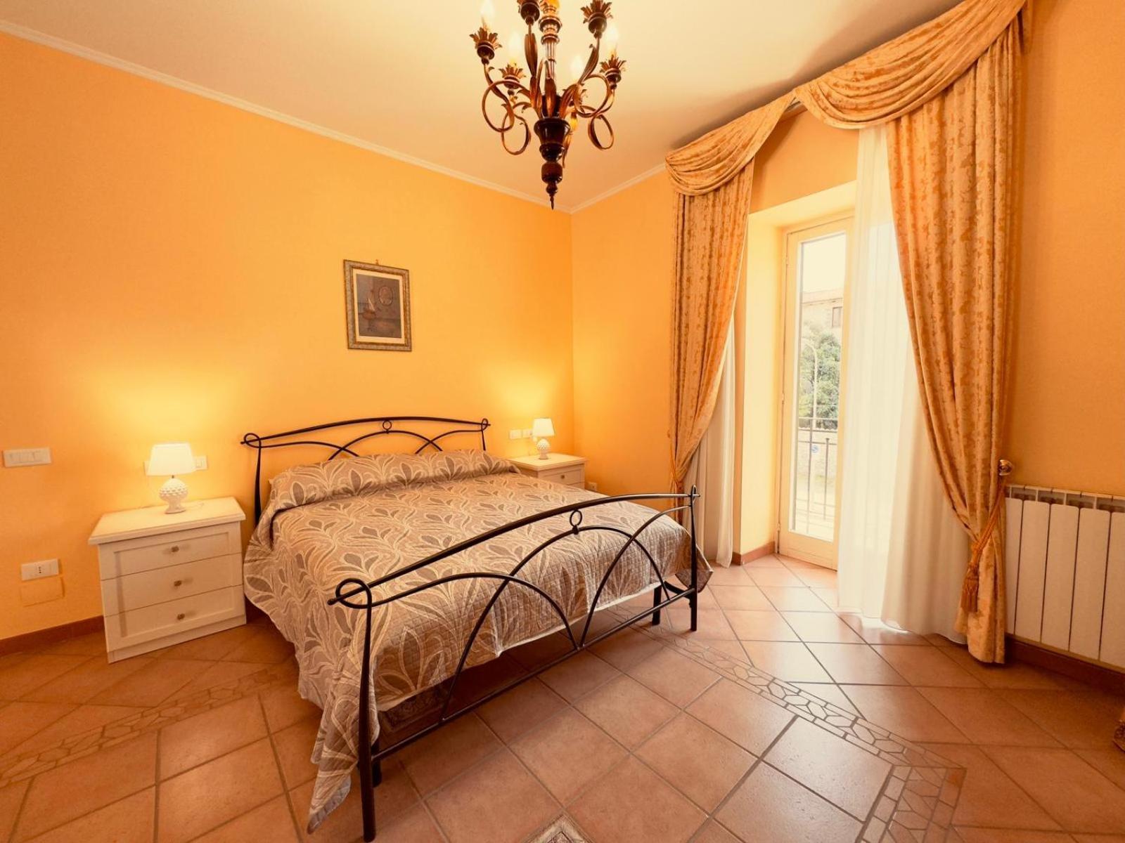 Casa Pepe - Fondi Vertice Rooms Экстерьер фото