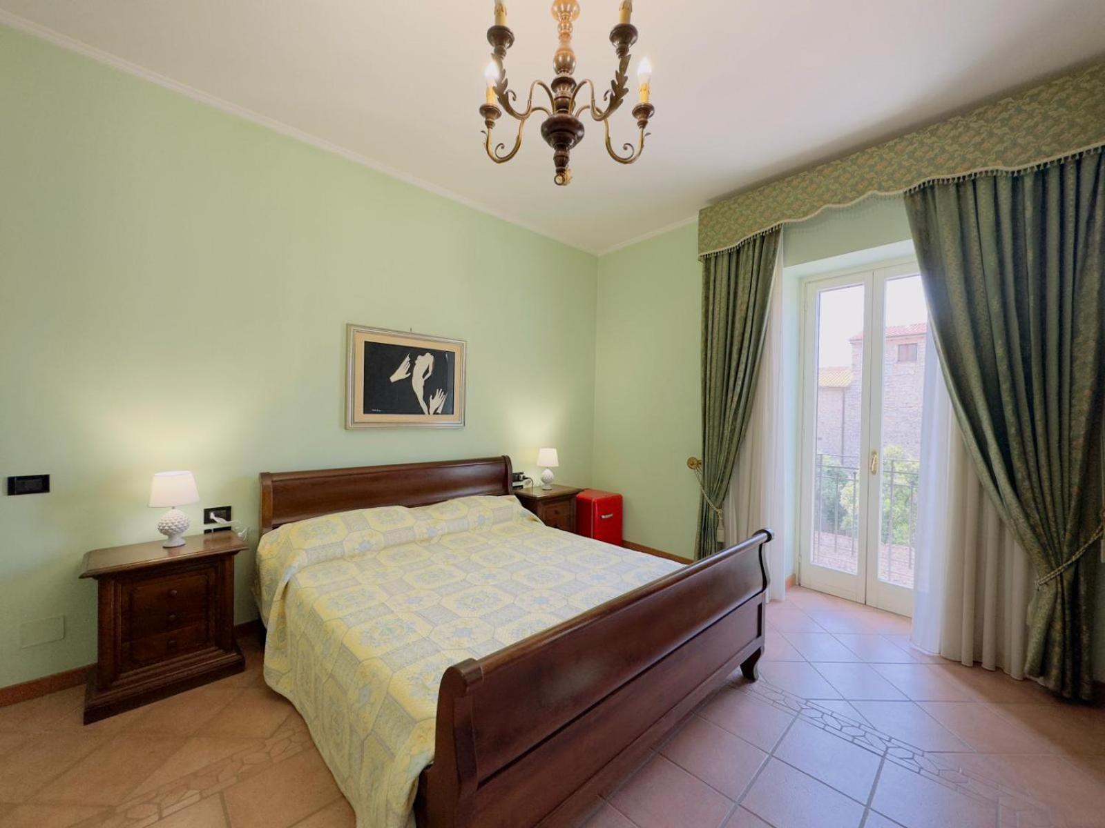 Casa Pepe - Fondi Vertice Rooms Экстерьер фото